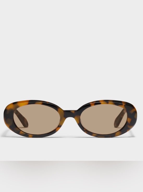 Quay Australia Accessories - New Quay Feel cute Tortoiseshell Oval Sunglasses - Brown Lenses
